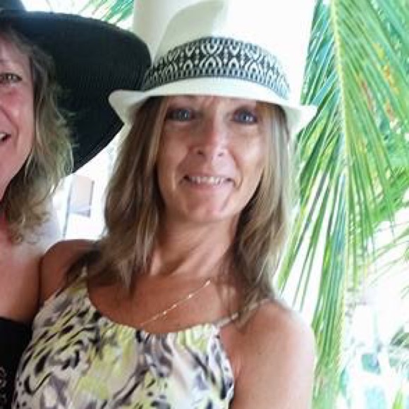 Profile Picture of Shirley Cameron (@sm_cameron) on Poshmark