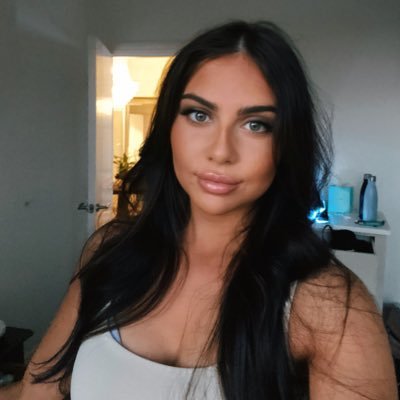 Profile Picture of Kate Curtis (@_KateCurtis) on Twitter