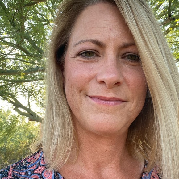 Profile Picture of Debbie Schrott (@dschrott) on Poshmark