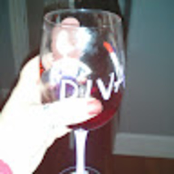 Profile Picture of Marilyn Salgado (@msalgado122) on Poshmark