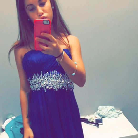 Profile Picture of Sydney Topoleski (@tgsyd) on Poshmark