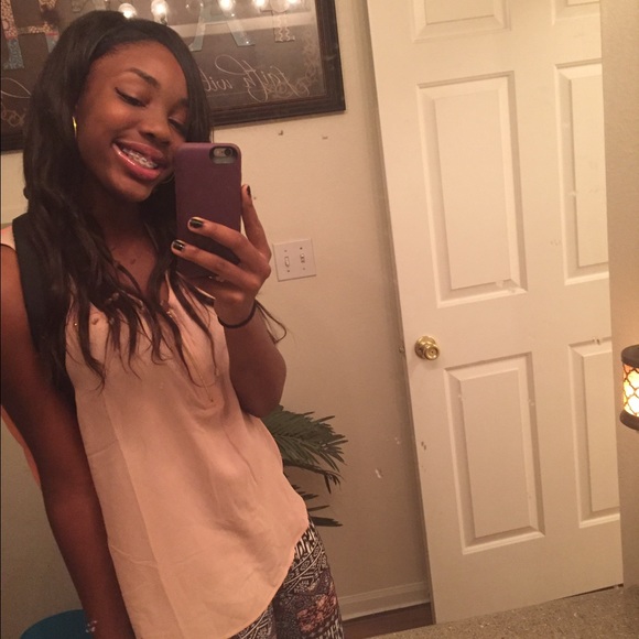 Profile Picture of Lexi Harrison (@fashionistatobe) on Poshmark