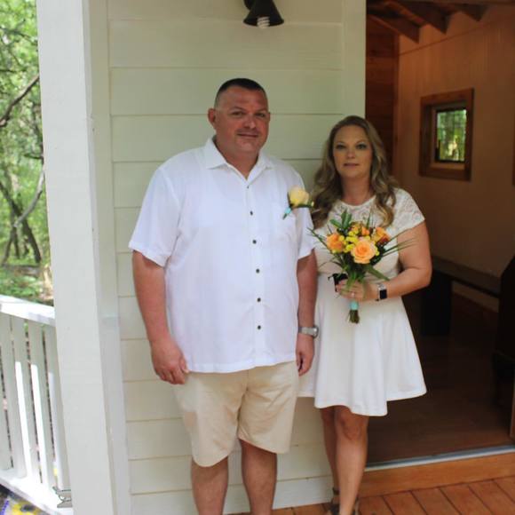 Profile Picture of Amanda Mahurin (@apmahurin) on Poshmark