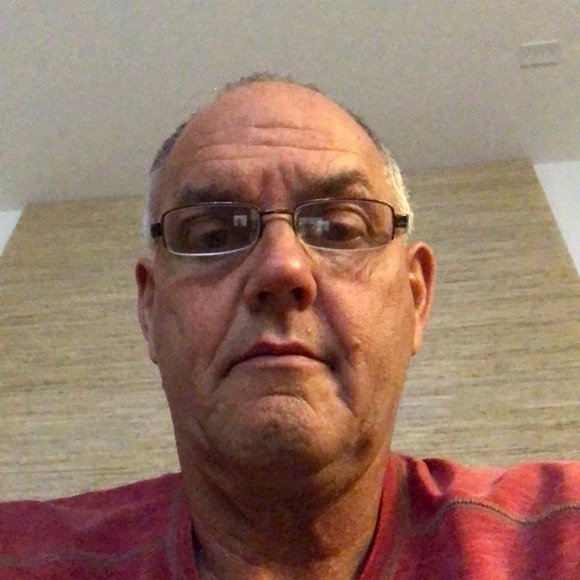 Profile Picture of Tim Oehrlein (@timjoehrlein) on Poshmark