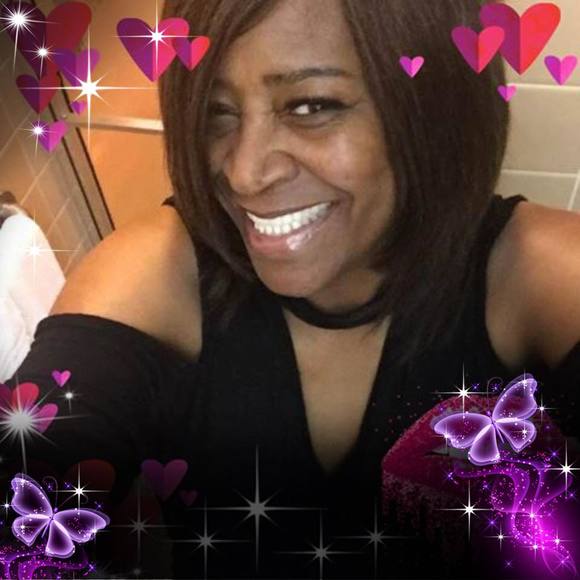 Profile Picture of Diane Ayers (@dianesyers) on Poshmark