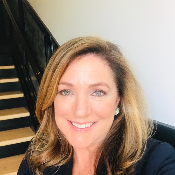 Profile Picture of Kim Major (@kimmajor) on Poshmark