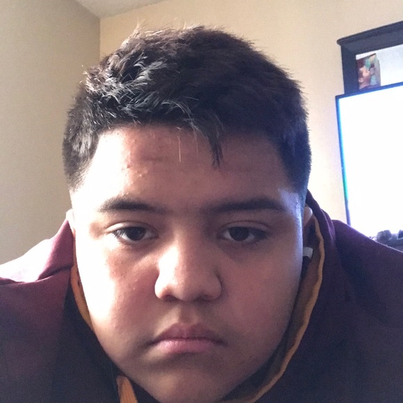 Profile Picture of Enrique Akee (@akeeenrique) on Poshmark
