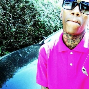Profile Picture of Calvin Hyde (@somethinlikeahoodstar) on Myspace