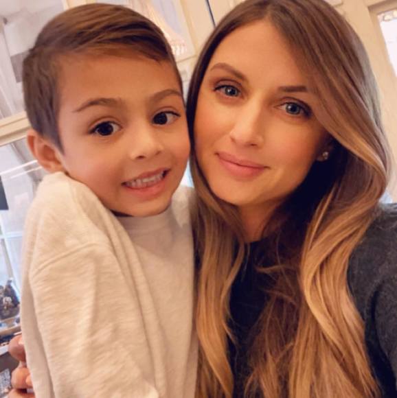 Alexa Jiggawatski - Poshmark Profile Picture of Alexa Jiggawatski (@alexajigga) on Poshmark