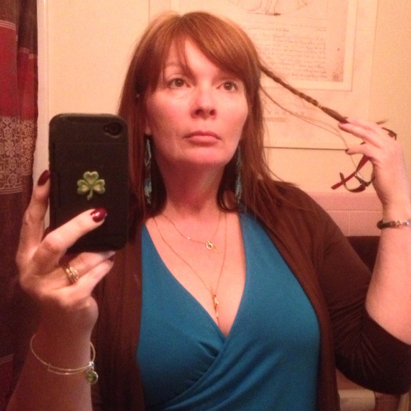 Profile Picture of Yvonne Ashworth-thayer (@whyvonne60) on Poshmark