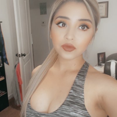 Profile Picture of Elizabeth Marie Silva✨ (@lizzsalgado_) on Twitter