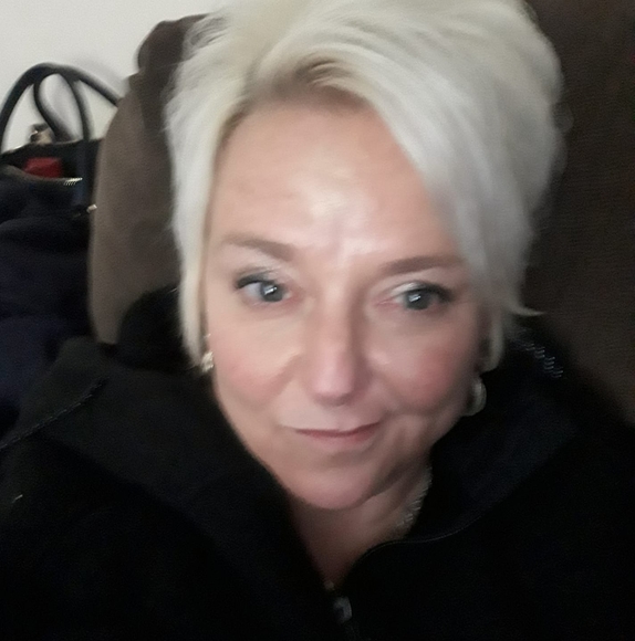 Profile Picture of Johnna Cipperly (@moonandsun22) on Poshmark