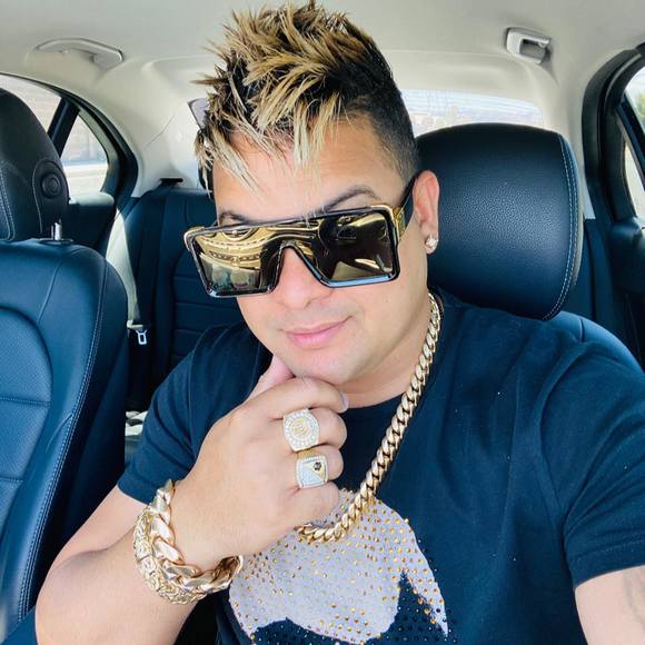 Profile Picture of Luis enrique Hechavarria leyva (@luisenrique1985) on Poshmark