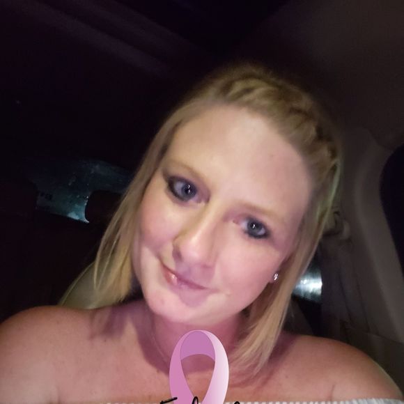 Profile Picture of Stephanie Whitelock (@swhitelock19) on Poshmark