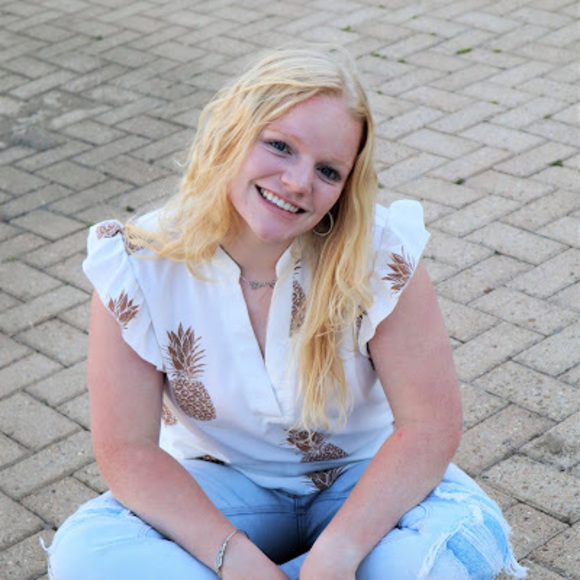 Scotland Posey - Poshmark Profile Picture of Scotland Posey (@scotlandposey) on Poshmark