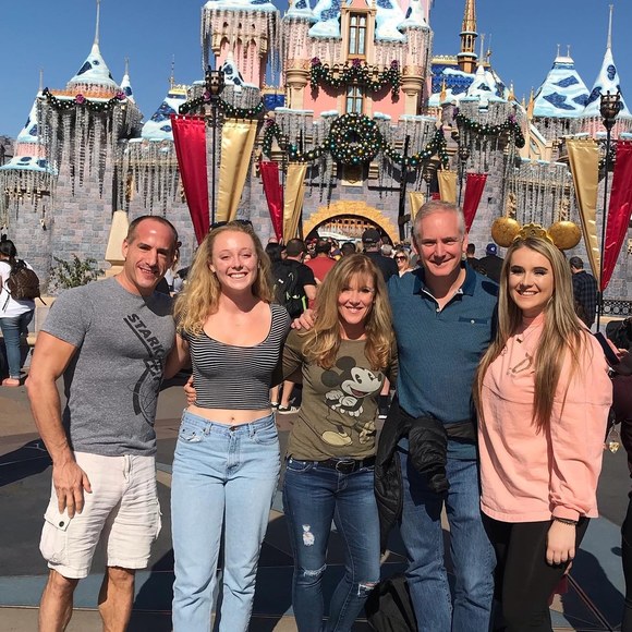 Profile Picture of Lisa Quist (@lisaquist) on Poshmark