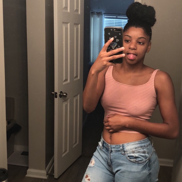 Profile Picture of Raven Thomas (@golden_star337) on Poshmark