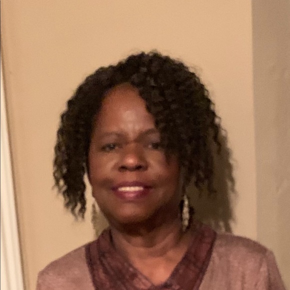 Profile Picture of Beverly Calloway (@bcall70136) on Poshmark