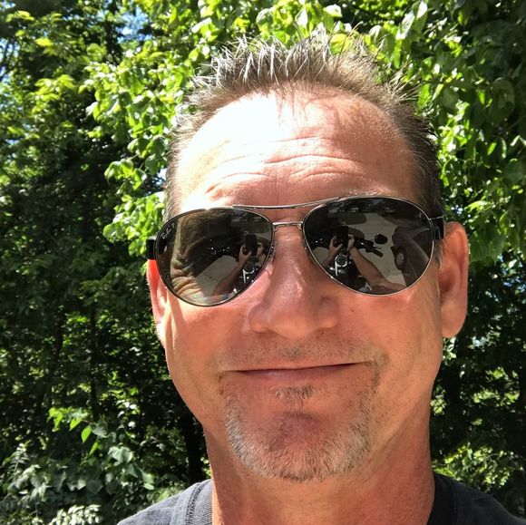 Profile Picture of Michael Carnes (@mcarnes48) on Poshmark