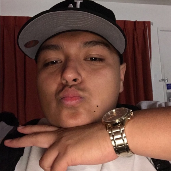 Profile Picture of Vincent Alvarez (@vinny83330) on Poshmark