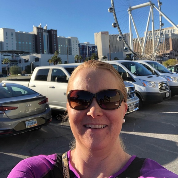 Profile Picture of Jackie Dumansky (@jdumansky) on Poshmark