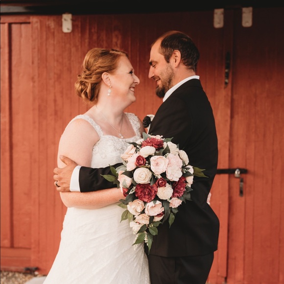 Profile Picture of Nicole Latour (@nlkroyer98) on Poshmark