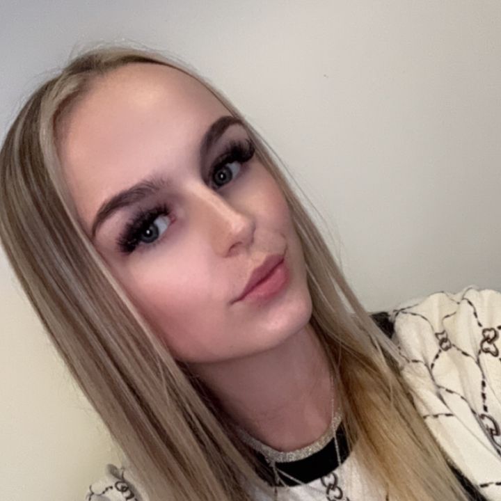 Profile Picture of Annaliese (@liese2345) on Tiktok