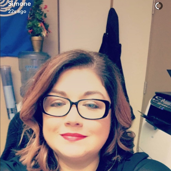 Profile Picture of Simone Stilphen (@monee1282) on Poshmark