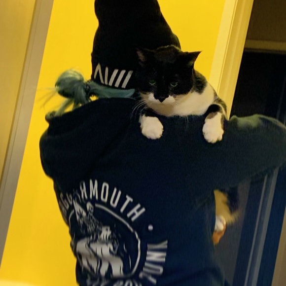 Profile Picture of Kaleigh Scott (@kaleighjenelle) on Poshmark