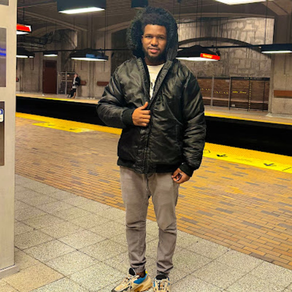 Profile Picture of Sidi Mohamed (@sidim0906) on Poshmark