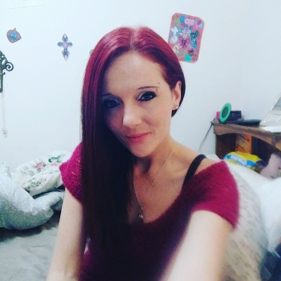 Profile Picture of Ash Jadwin (@boonapolism) on Poshmark