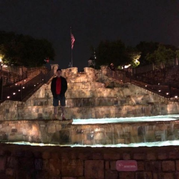 Profile Picture of Nhan Phan (@nhanphan487) on Poshmark