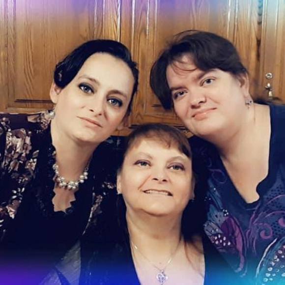 Profile Picture of Gayla Kreeger (@gaylakreeger) on Poshmark