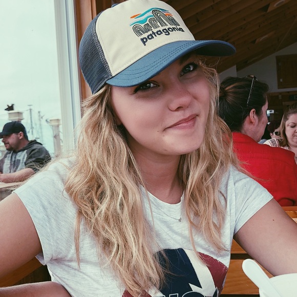 Profile Picture of Meagan Larsen (@mlarsen412) on Poshmark