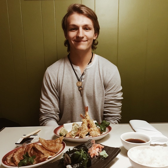 Profile Picture of Sean Giddings (@seangiddings) on Poshmark