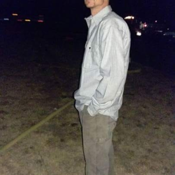 Profile Picture of Greg Dunlap (@gragedunlap) on Poshmark