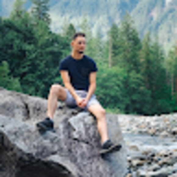 Profile Picture of Aleksandar Tepsic (@tepsica91) on Poshmark