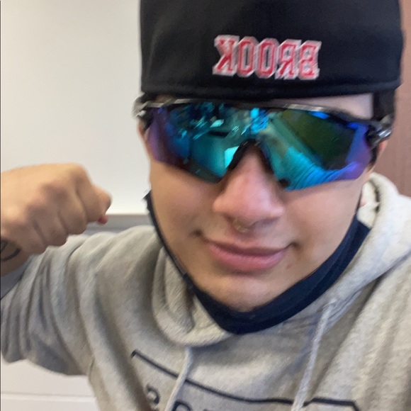 Profile Picture of Ariel Danon (@arieldanon) on Poshmark