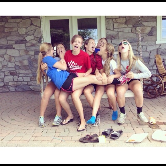 Profile Picture of Kenedi Berkhimer (@kenediberkhimer) on Poshmark