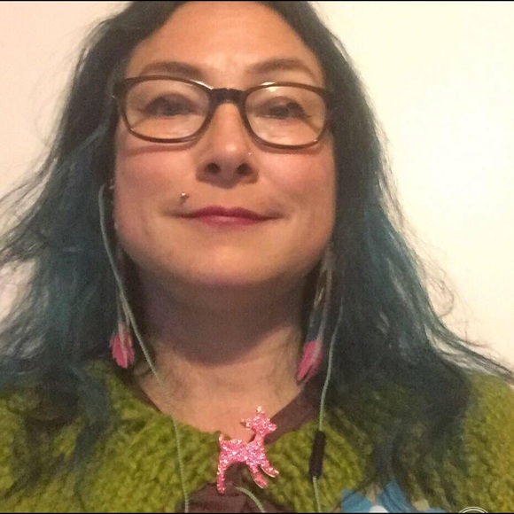 Profile Picture of Jenifer nakatsu Arntson (@isewvinyl) on Poshmark