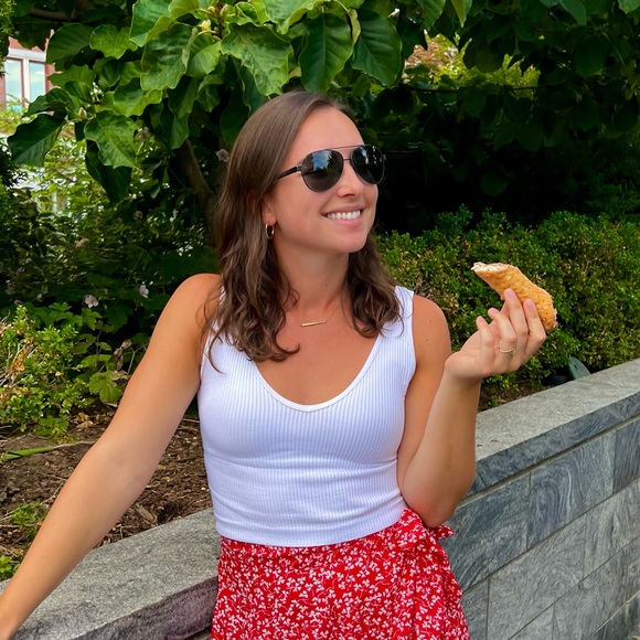 Profile Picture of Katey Latassa (@kateylatassa) on Poshmark