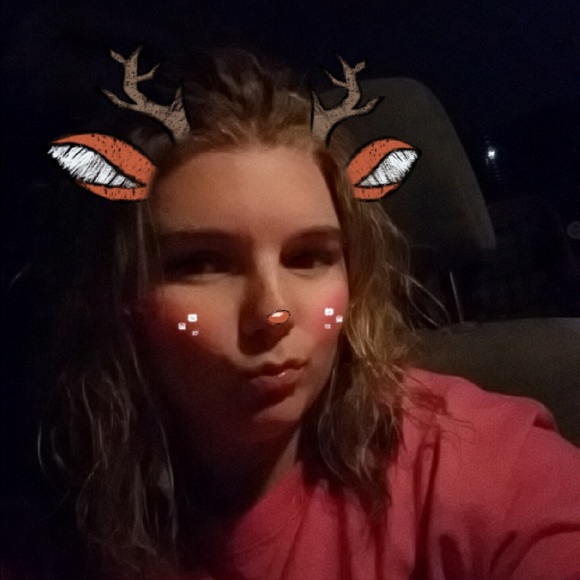 Profile Picture of Amanda Bowling (@amandadawn07) on Poshmark