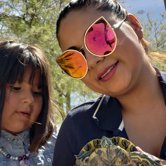 Yesenia Esquivel - Poshmark Profile Picture of Yesenia Esquivel (@yessymeme2003) on Poshmark