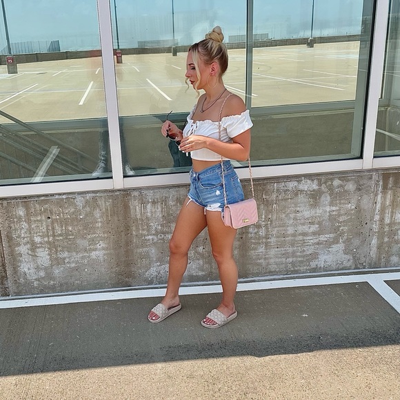 Profile Picture of Crystal Cobb (@crystalmarie500) on Poshmark