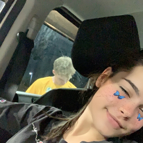 Profile Picture of Haley Miners (@haleymine) on Poshmark