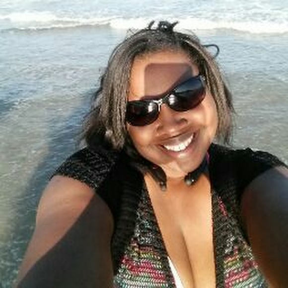 Profile Picture of Lashonda Willingham (@laswillingham) on Poshmark