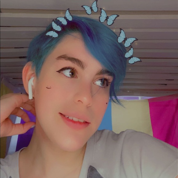 Profile Picture of Auden Estrada (@audenestrada20) on Poshmark