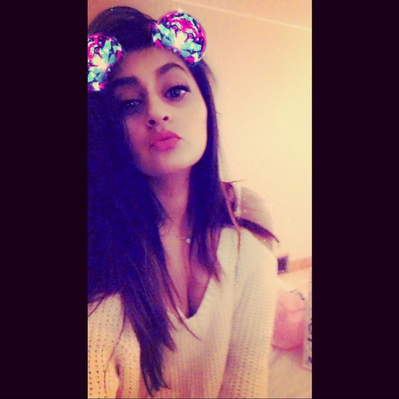 Profile Picture of Anam Chaudhary (@anam_chaudhary) on Poshmark