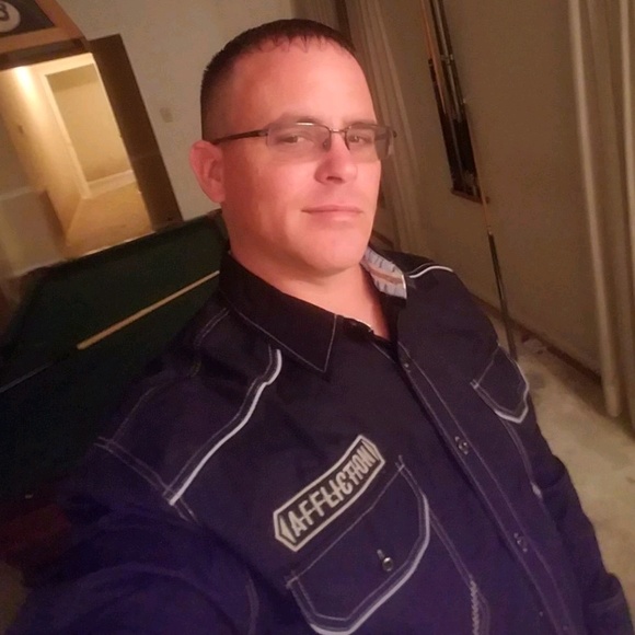 Profile Picture of Robert Cady (@robertcady) on Poshmark