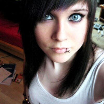 Profile Picture of Lisa Carstens (@FluffySykes) on Twitter